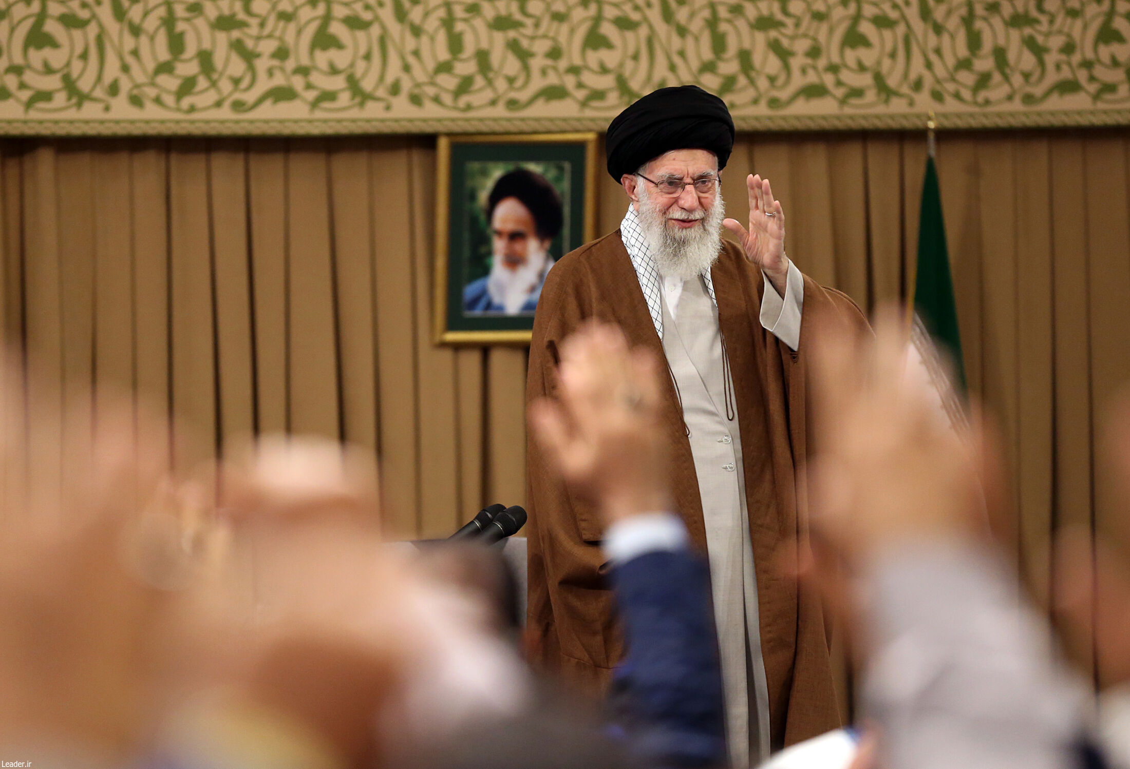 تولید که جهش پیدا کند، جیب کارگر پُر میشود تولید که جهش پیدا کند، جیب کارگر پُر میشود