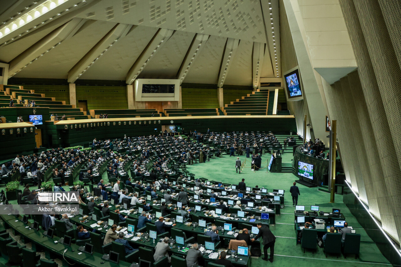 کمیسیون اقتصادی مجلس با صلاحیت وزیر پیشنهادی صمت موافقت کرد