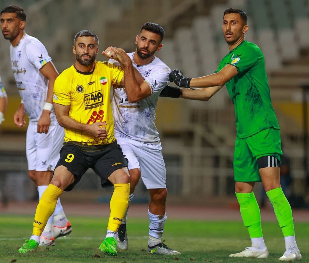 پیروزی استقلال و تساوی پرسپولیس در هفته نخست لیگ برتر