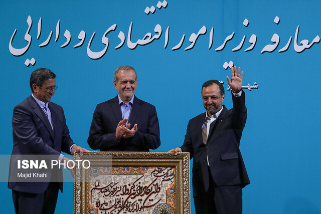 توضیحات خاندوزی در خصوص شایعه حذف ارز ۴۲۰۰ تومانی