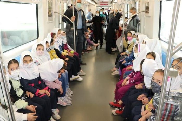 اتوبوس و مترو برای دانش آموزان و دانشجویان رایگان شد