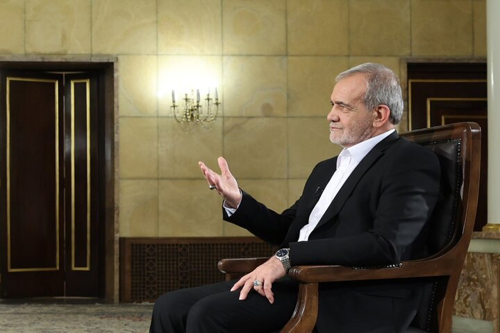 داریم مشکلات کشاورزان، معلمان، پرستاران و داروها را حل می‌کنیم