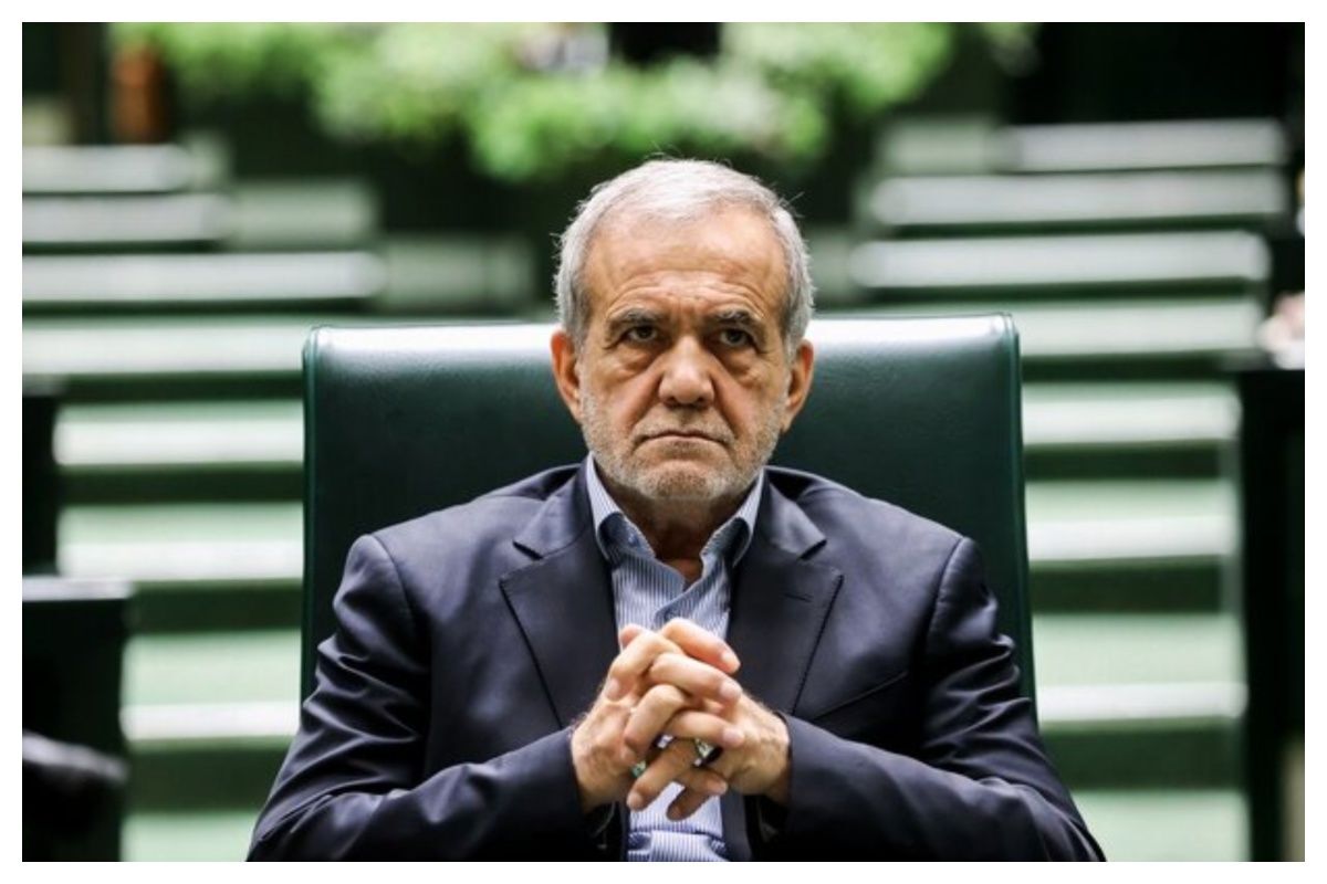 نماینده تهران: ظریف برکنار نشود به دستگاه قضایی شکایت می‌کنیم