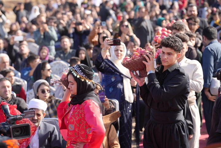 کرمانشاه به استان جشنواره‌ها تبدیل شده است /جشنواره بزرگ انار پاوه برگزار شد