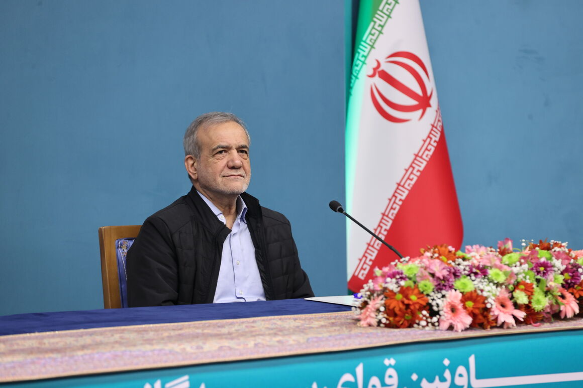 رئیس‌جمهور:مردم به دولت برای مدیریت ناترازی‌ انرژی کمک کنند