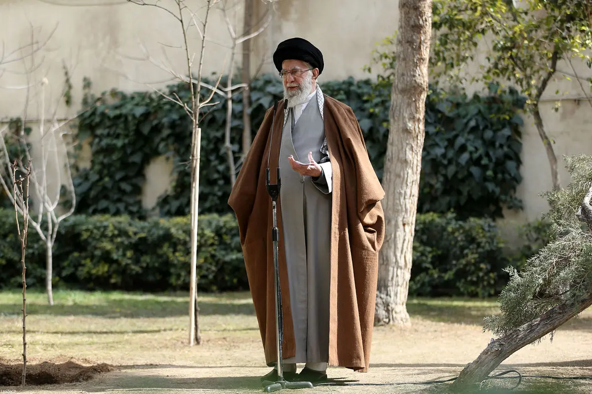 کاشت درخت فقط مربوط به سن جوانی نیست/باید جلوی تخریب جنگلها گرفته شود