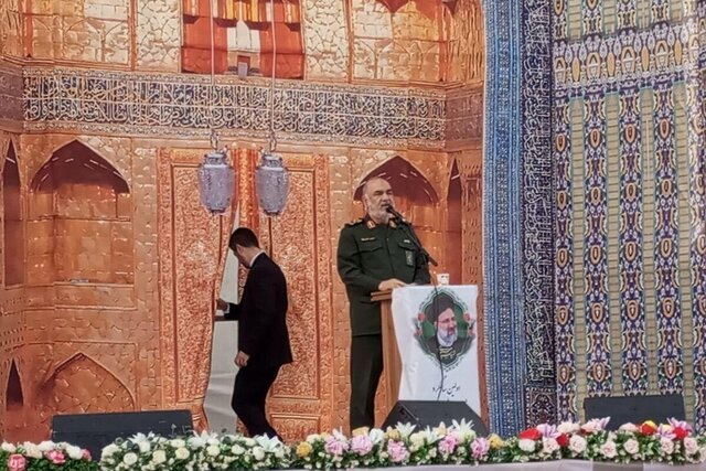 سردار سلامی: آنچه ترامپ در عربستان گفت ناشی از جهل است سردار سلامی: آنچه ترامپ در عربستان گفت ناشی از جهل است