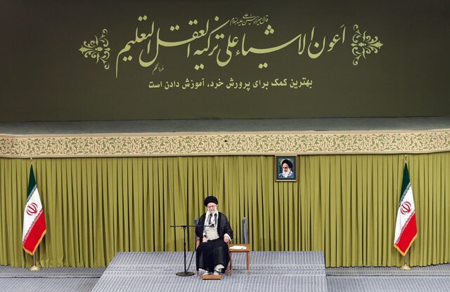 گزیده سخنان رهبر انقلاب در  دیدار جمعی از معلمان کشور