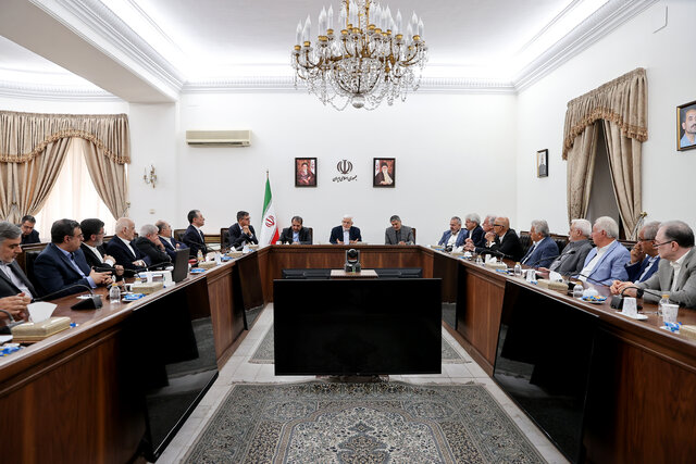 عارف:در مقابل تحریمهای ظالمانه میایستیم عارف:در مقابل تحریمهای ظالمانه میایستیم