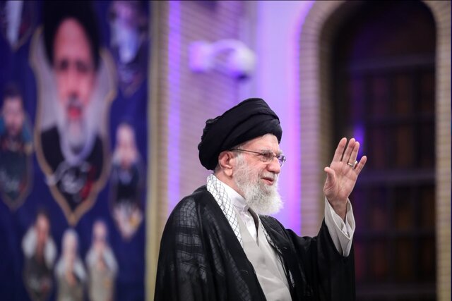 مراسم اولین سالگرد شهدای خدمت با حضور رهبر انقلاب آغاز شد مراسم اولین سالگرد شهدای خدمت با حضور رهبر انقلاب آغاز شد