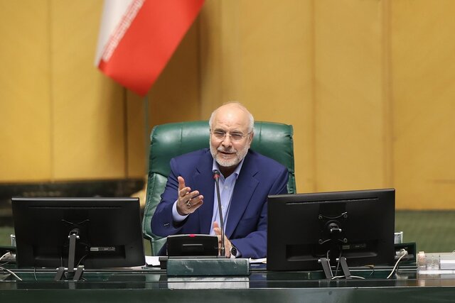 قالیباف: ما مسئولان باید همان فرماندهان و مسئولان دفاع مقدس باشیم قالیباف: ما مسئولان باید همان فرماندهان و مسئولان دفاع مقدس باشیم
