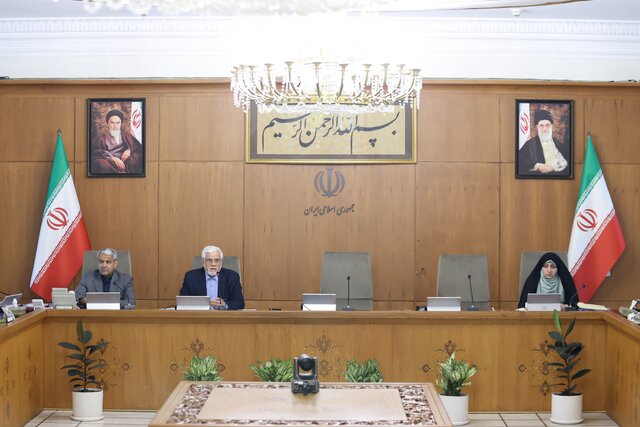 عارف:نخبگان جامعه مواضع را به گونهای مطرح نکنند که مسیر خوب روابط سیاست خارجی ایران دچار مشکلی شود عارف:نخبگان جامعه مواضع را به گونهای مطرح نکنند که مسیر خوب روابط سیاست خارجی ایران دچار مشکلی شود