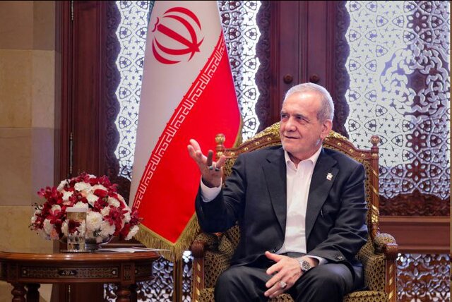 رئیس جمهور:باید با مردم خود، همسایگان و دنیا براساس عدالت و انصاف برخورد کنیم رئیس جمهور:باید با مردم خود، همسایگان و دنیا براساس عدالت و انصاف برخورد کنیم