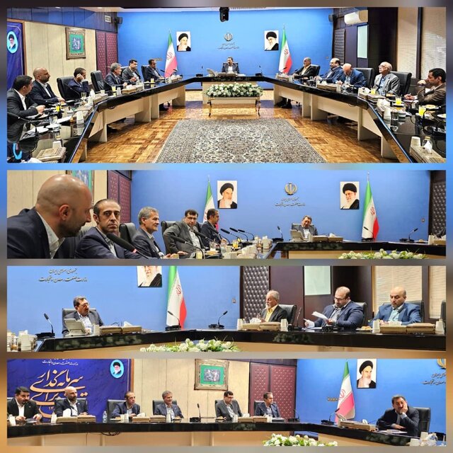فولادسازان از وزیر صمت درخواست کردند بیعدالتی در توزیع برق را پیگیری کند فولادسازان از وزیر صمت درخواست کردند بیعدالتی در توزیع برق را پیگیری کند