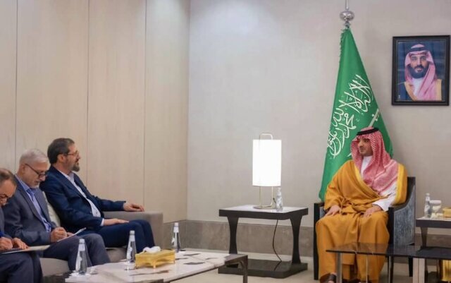 وزیر کشور عربستان: تمام ظرفیتمان را برای خدمت به زائران ایرانی به کار میگیریم وزیر کشور عربستان: تمام ظرفیتمان را برای خدمت به زائران ایرانی به کار میگیریم