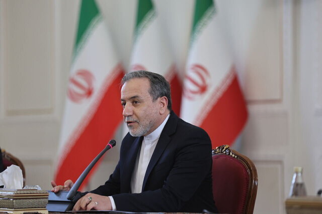 عراقچی:مسیر توافق از میز مذاکره میگذرد، نه از طریق رسانهها عراقچی:مسیر توافق از میز مذاکره میگذرد، نه از طریق رسانهها