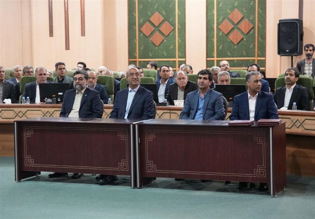 تفاهمنامه بانك صنعت و معدن برای احداث كارخانه تولید لاستیكهای رادیال سنگین و سبك و دوده صنعتی تفاهمنامه بانك صنعت و معدن برای احداث كارخانه تولید لاستیكهای رادیال سنگین و سبك و دوده صنعتی
