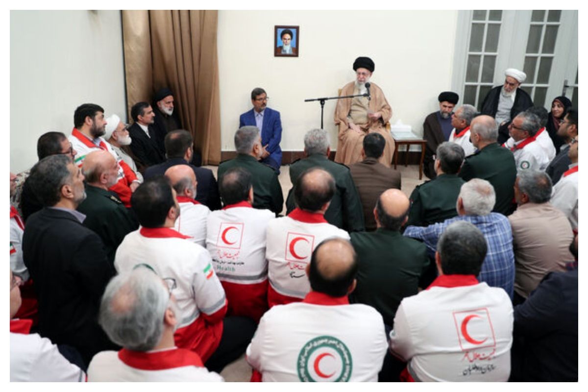 رهبر انقلاب:جمهوری اسلامی وظیفه خود می‌داند که در مقابل این وحشی‌گری‌ها اسرائیل ایستادگی کند