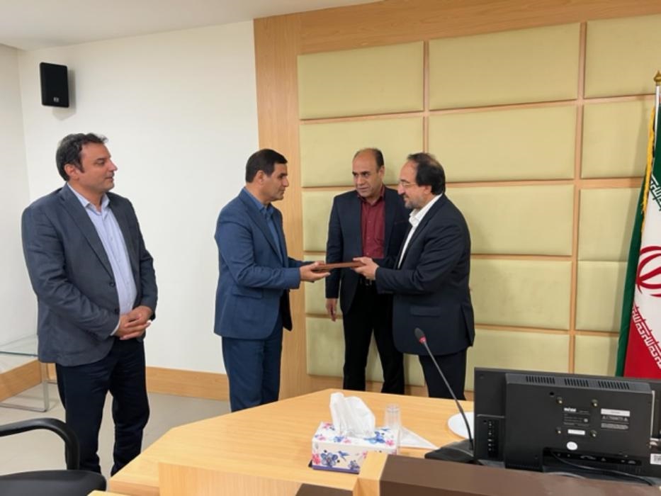 معارفه مدیر استانی جدید بانك صنعت و معدن استان هرمزگان