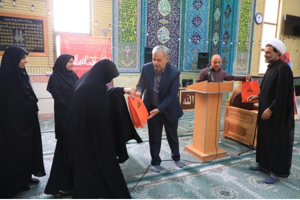 تقدیر از بانوان پالایشگاه تهران به عنوان الگویی از بانوی محجبه و عفیفه به مناسبت روز حجاب و عفاف