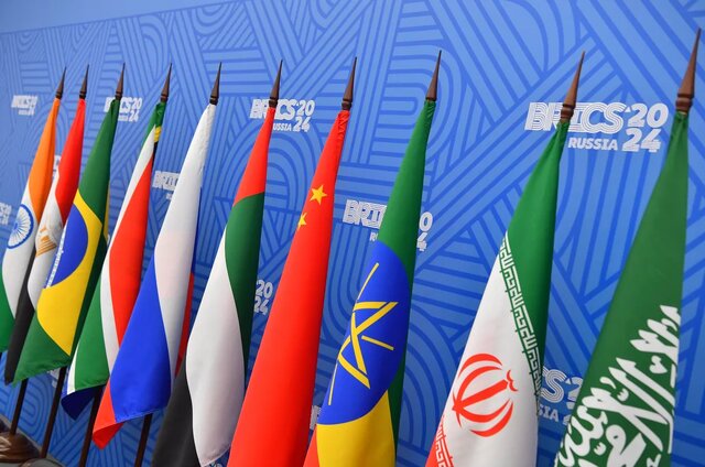 تاکید بر همکاریهای مالی و کاهش وابستگی به دلار تاکید بر همکاریهای مالی و کاهش وابستگی به دلار