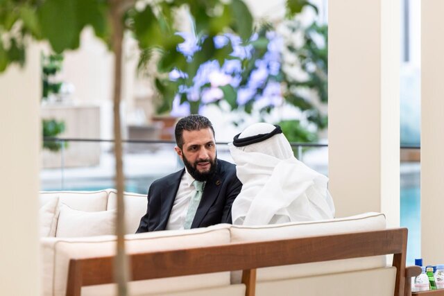 الجولانی با مشاور امنیتی رژیم صهیونیستی در ابوظبی دیدار کرد؛ توافق محرمانه بر سر مناطق حائل در سوریه الجولانی با مشاور امنیتی رژیم صهیونیستی در ابوظبی دیدار کرد؛ توافق محرمانه بر سر مناطق حائل در سوریه