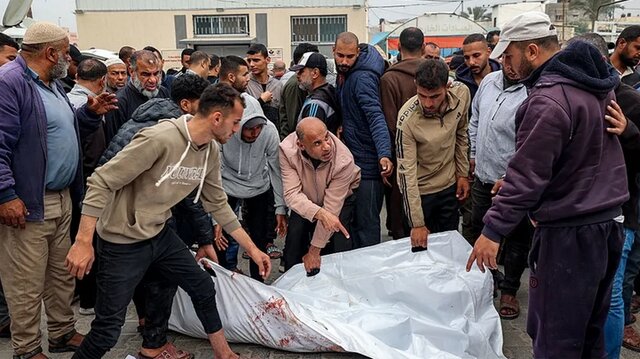 حملات سنگین رژیم صهیونیستی به غزه؛ دهها شهید و زخمی در بمباران منازل و مدارس حملات سنگین رژیم صهیونیستی به غزه؛ دهها شهید و زخمی در بمباران منازل و مدارس
