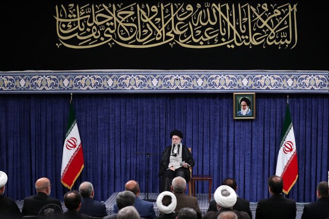 رهبر انقلاب: اتحاد ملی در برابر تجاوز، نقشه دشمن را نقش بر آب کرد رهبر انقلاب: اتحاد ملی در برابر تجاوز، نقشه دشمن را نقش بر آب کرد