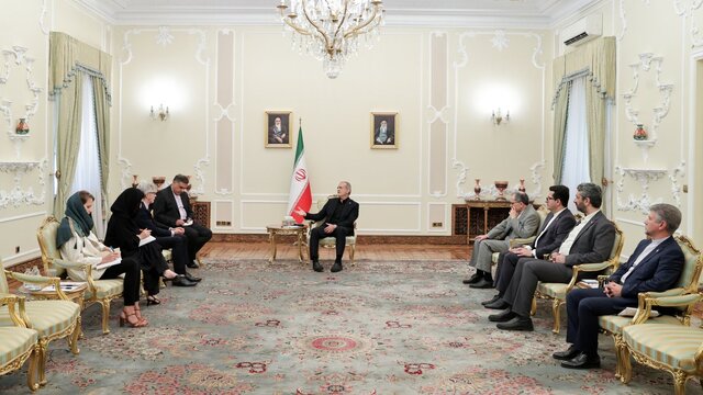 ایران آماده تعامل هستهای است اما حق ملت را نادیده نمیگیرد ایران آماده تعامل هستهای است اما حق ملت را نادیده نمیگیرد