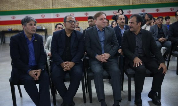 افتتاح فاز نخست شرکت نور پردازان آران جنوب با حضور استاندار بوشهر افتتاح فاز نخست شرکت نور پردازان آران جنوب با حضور استاندار بوشهر