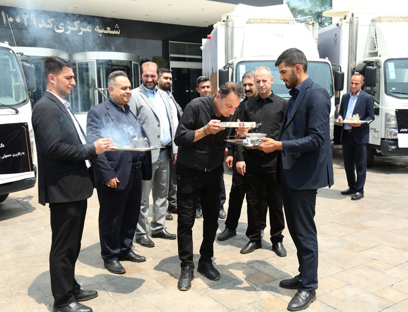 کاروان خدمترسانی اربعین بانک پارسیان برای اعزام به مناطق مرزی بدرقه شد کاروان خدمترسانی اربعین بانک پارسیان برای اعزام به مناطق مرزی بدرقه شد