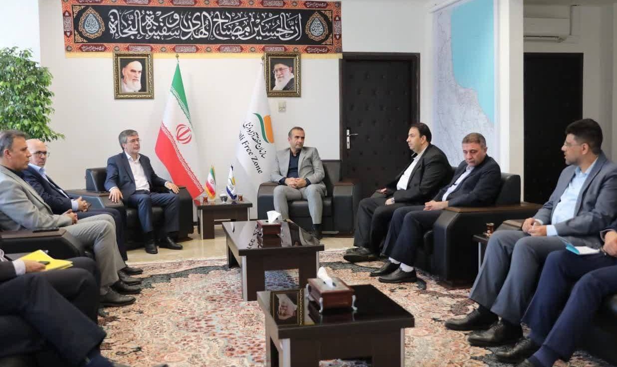 آخرین وضعیت حادثه آتشسوزی مجتمع تجاری ونوس انزلی آخرین وضعیت حادثه آتشسوزی مجتمع تجاری ونوس انزلی