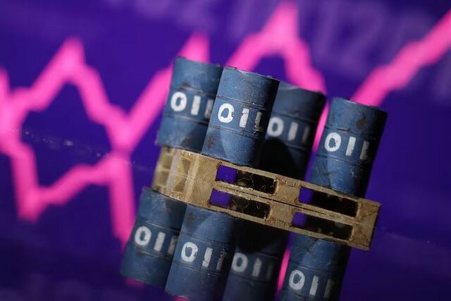 قیمت نفت در بازار آسیا بدون تغییر ماند؛ تمرکز بر مذاکرات صلح و سیاست‌های آمریکا