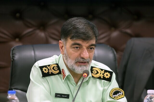 بیش از ۴۷ اراذل مقاوم در برابر پلیس با گلوله زمین گیر شدند بیش از ۴۷ اراذل مقاوم در برابر پلیس با گلوله زمین گیر شدند
