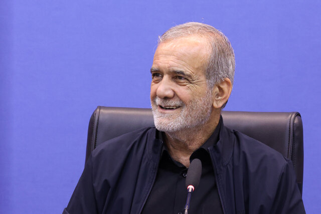 نمی خواهم بنزین برای محرومان گران شود اما چرا به پرمصرف ها یارانه بدهیم؟ نمی خواهم بنزین برای محرومان گران شود اما چرا به پرمصرف ها یارانه بدهیم؟