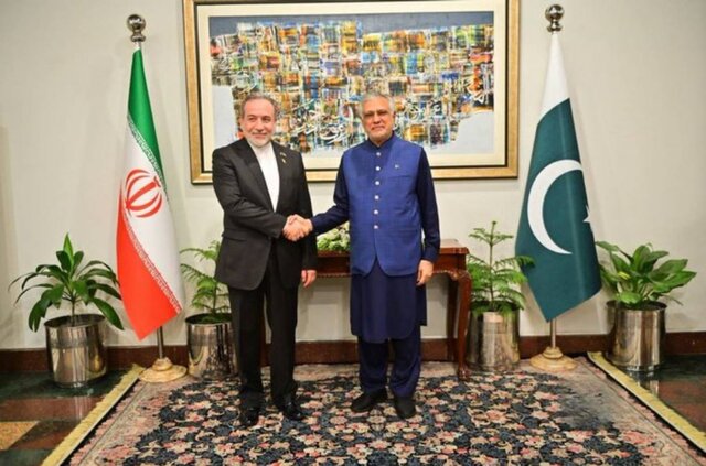 دیدار عراقچی با همتای پاکستانی در اسلامآباد؛ تأکید بر تقویت همکاریهای منطقهای دیدار عراقچی با همتای پاکستانی در اسلامآباد؛ تأکید بر تقویت همکاریهای منطقهای