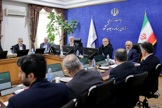 مدیران ناکارآمد نباید فوق العاده مدیریت بدون ضابطه بگیرند مدیران ناکارآمد نباید فوق العاده مدیریت بدون ضابطه بگیرند