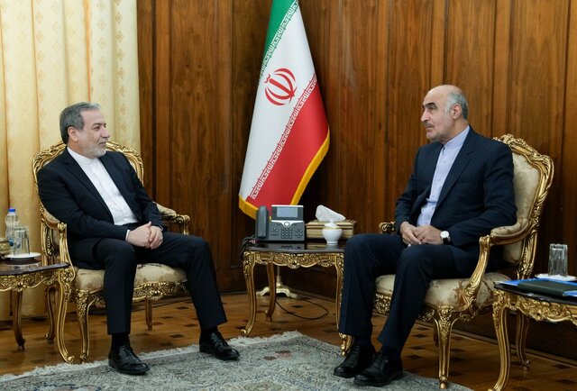 وزیر خارجه بر تقویت همکاری های ایران و روسیه در دیدار با سرکنسول جدید آستاراخان تأکید کرد
