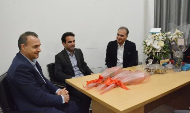 دیدار رئیس هیأتمدیره و مدیر امور حوزه مدیرعامل با پزشکان بانک صنعت و معدن دیدار رئیس هیأتمدیره و مدیر امور حوزه مدیرعامل با پزشکان بانک صنعت و معدن
