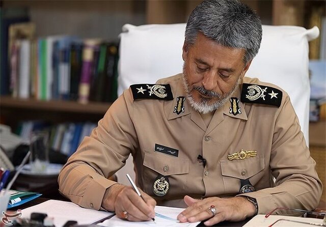 رئیس ستاد ارتش سالروز تأسیس سازمان عقیدتی سیاسی را تبریک گفت رئیس ستاد ارتش سالروز تأسیس سازمان عقیدتی سیاسی را تبریک گفت