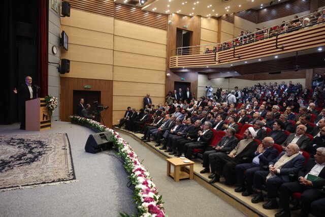 تنها راه عبور از مشکلات کشور، تکیه بر متخصصان است تنها راه عبور از مشکلات کشور، تکیه بر متخصصان است