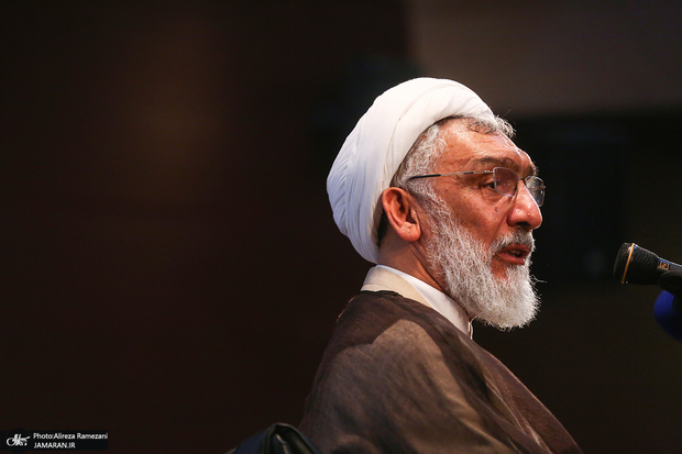 وحدت ملی را حفظ کنیم تا نصرت الهی شامل حالمان شود وحدت ملی را حفظ کنیم تا نصرت الهی شامل حالمان شود