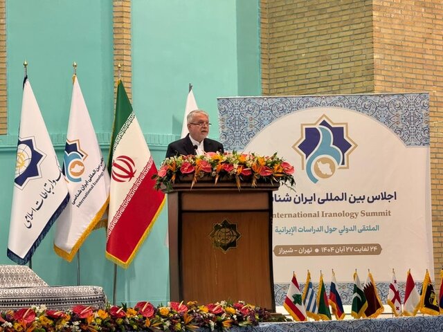 ایران سرزمین رمزها و لایه‌های ژرف تاریخ است؛ هویت ایرانی از تنوع انسجام می‌گیرد