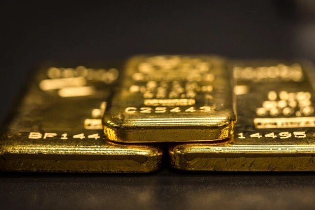 قیمت طلا به دلیل تقویت دلار کاهش یافت