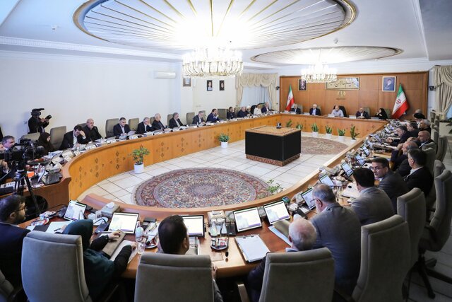 حقوق‌ها باید بر اساس عملکرد و بهره‌وری پرداخت شود