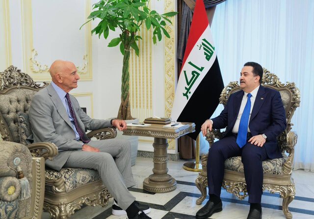 دیدار تام باراک، فرستاده ویژه آمریکا به سوریه، با نخست‌وزیر عراق در بغداد