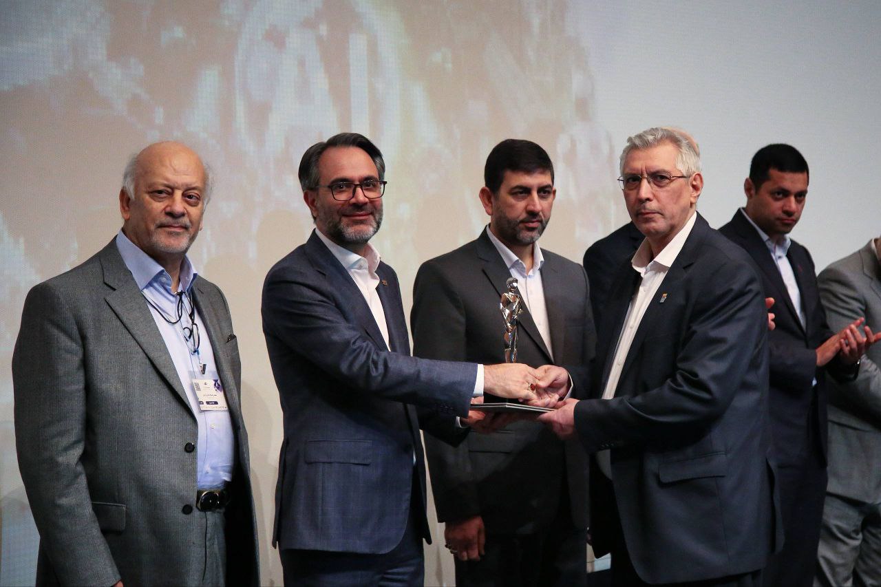 مدیر بخش فولادسازی فولاد خوزستان، کارشناس سال فولاد ایران شد