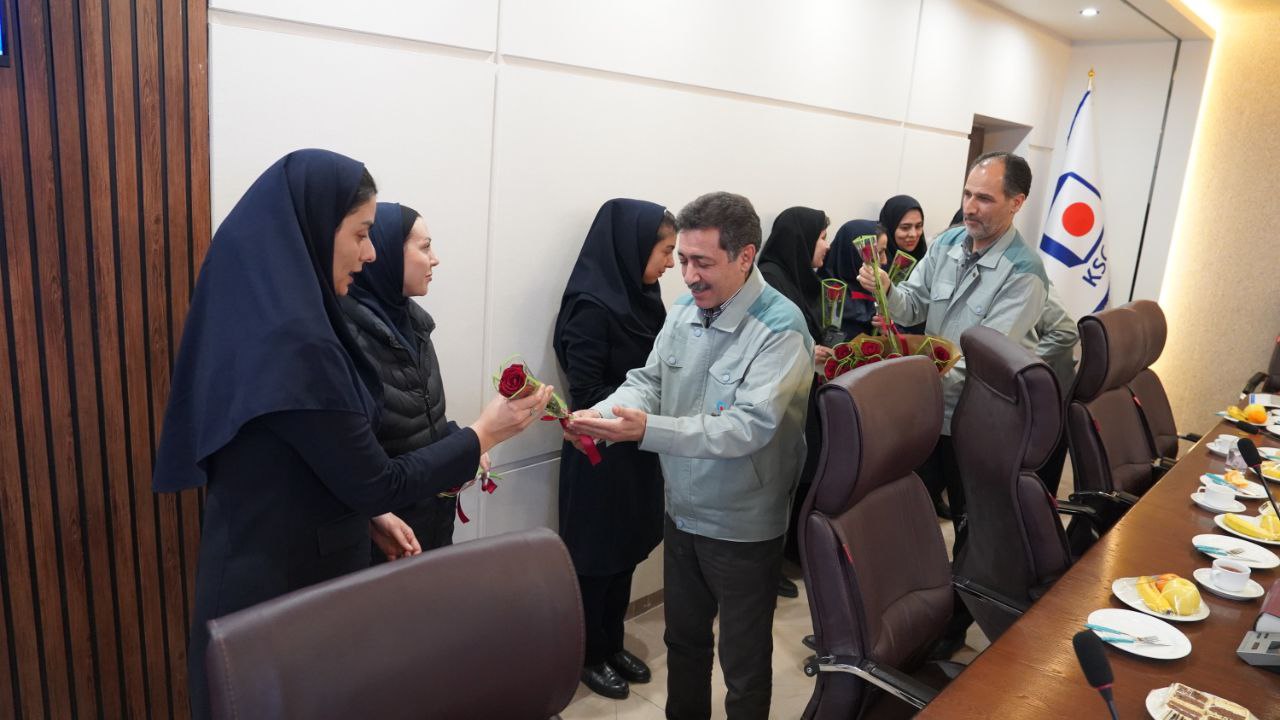  قدردانی سرپرست فولاد خراسان از بانوان شاغل در شرکت