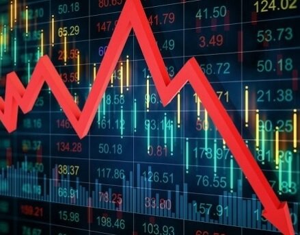 سقوط ۱۰۶ هزار واحدی شاخص کل و خروج از کانال ۴.۳ میلیون واحد