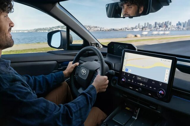 تویوتا به دنبال دائمی کردن امکانات ایمنی خودروها/ حذف دکمه خاموش در مسیر «صفر تصادف»